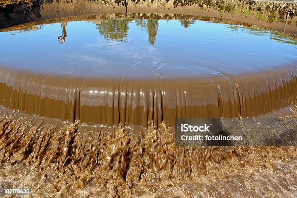 Abwasserbehandlung Stockfoto und mehr Bilder von Kläranlage - Kläranlage, Abwasser, Glitschig