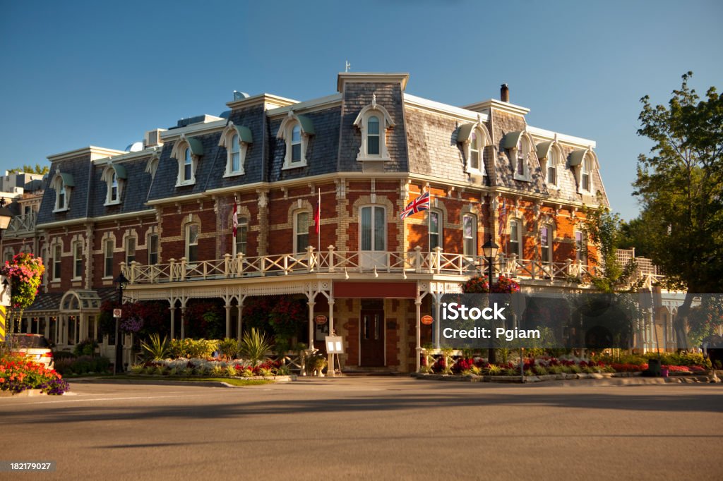 Histórico hotel en las Cataratas del Niágara - Foto de stock de Niagara on the Lake libre de derechos