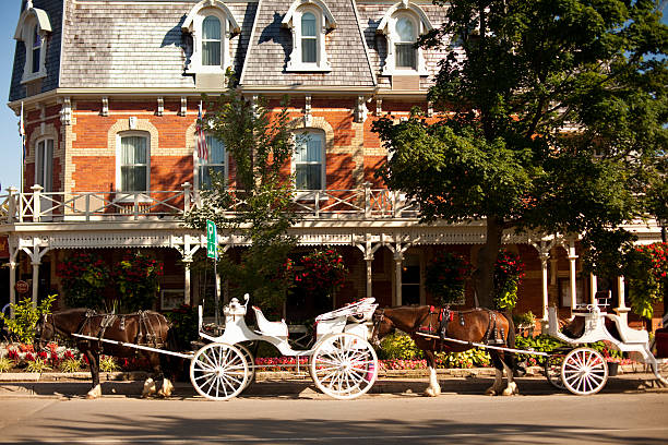 istock Horse drawn carriage in Niagara 182179129