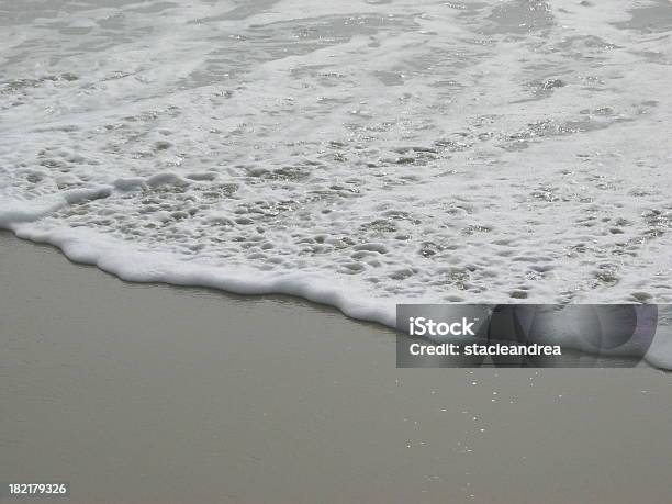 Strandschaum Stockfoto und mehr Bilder von Blase - Physikalischer Zustand - Blase - Physikalischer Zustand, Brandung, Fotografie