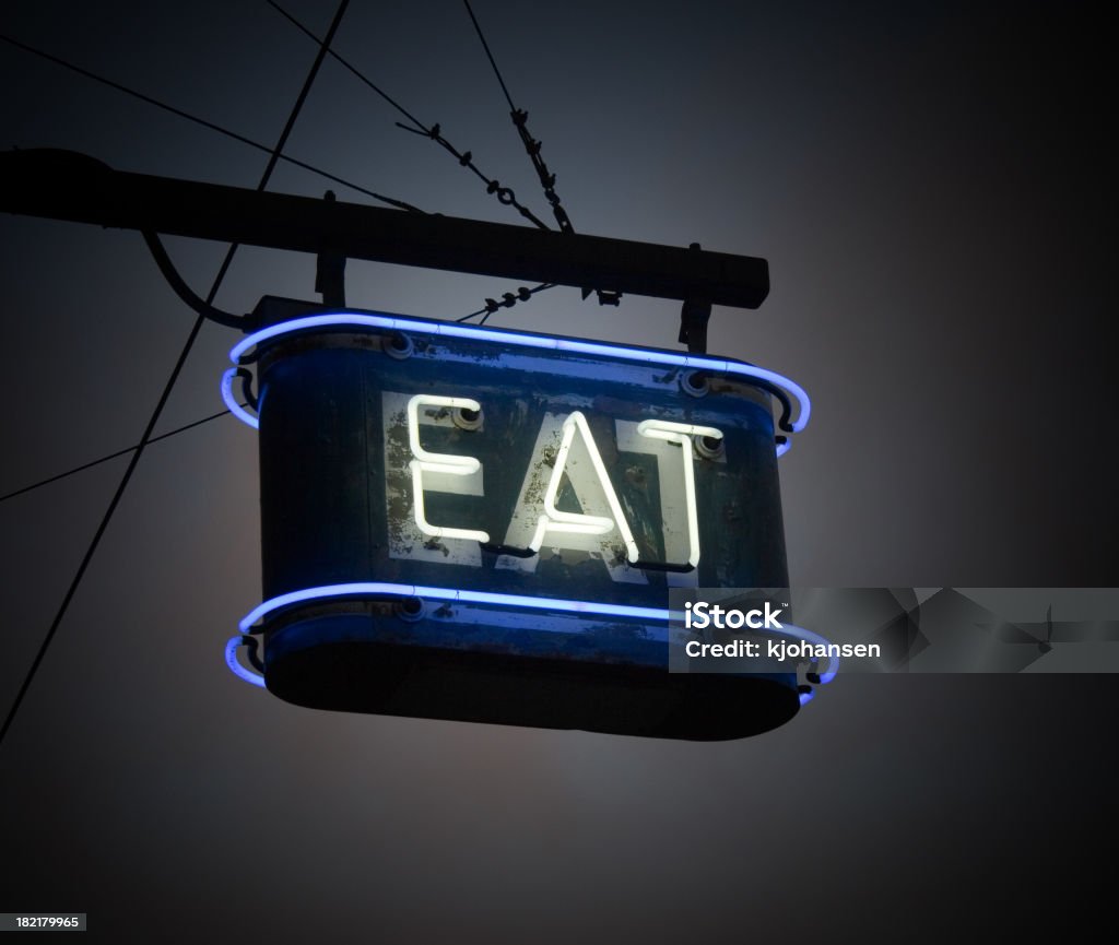 Светящийся неоновый Знак питание - Стоковые фото Авто-ресторан роялти-фри