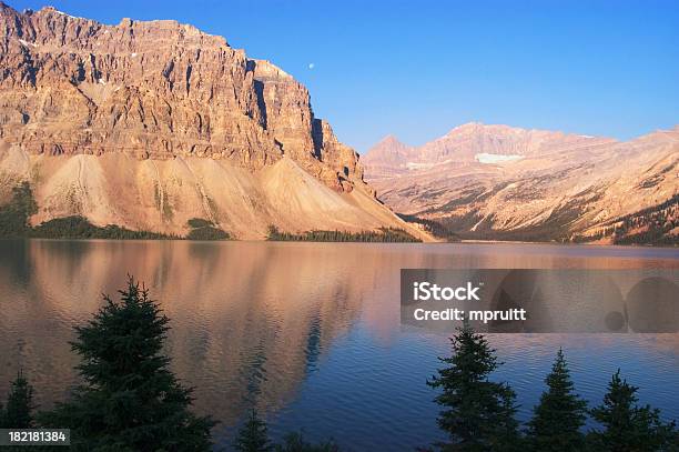 マウンテン湖 - アルバータ州のストックフォトや画像を多数ご用意 - アルバータ州, カナダ, カナダ ジャスパー
