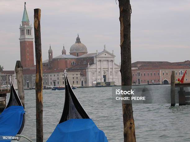 St George S Island Gondolas Foto de stock y más banco de imágenes de Agua - Agua, Barco de vela, Canal - Corriente de agua