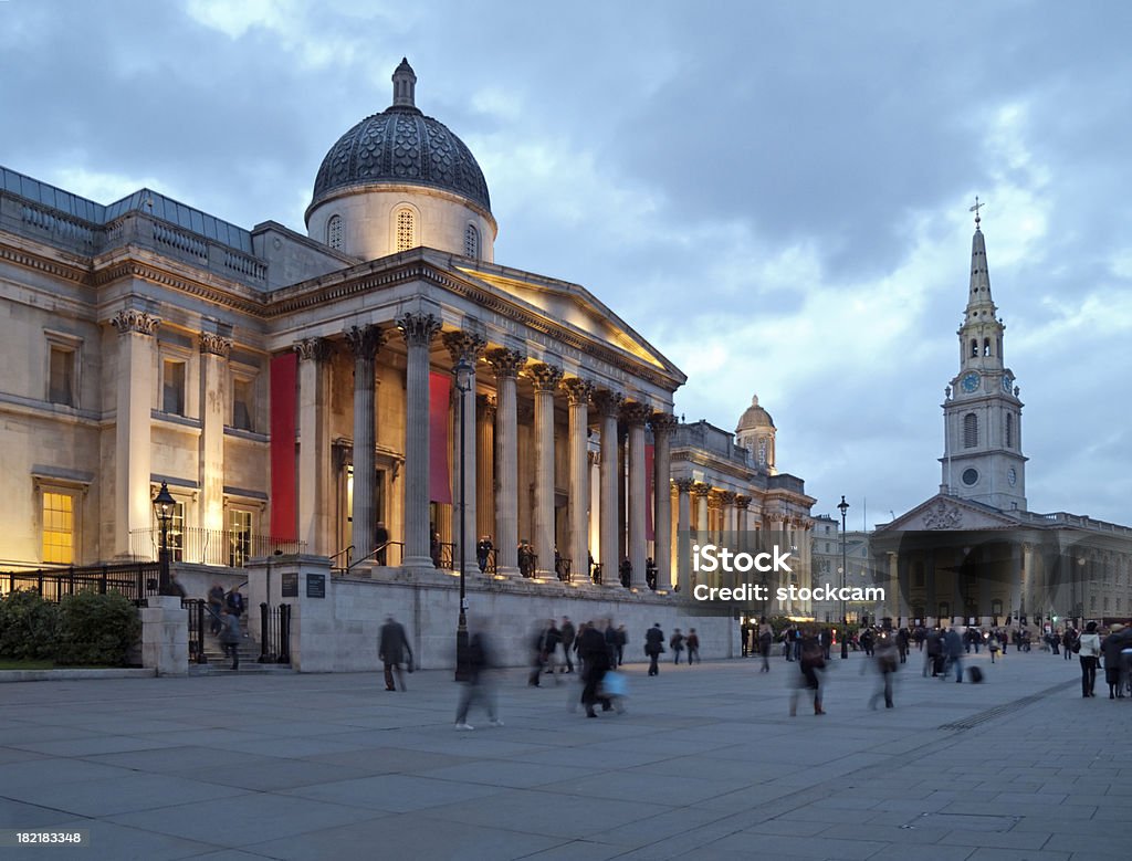 Национальная галерея в Лондоне в сумерки - Стоковые фото Лондон - Англия роялти-фри
