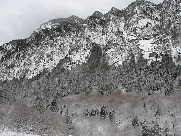 istock First Snow in Little Cottonwood Canyon 2 182184214