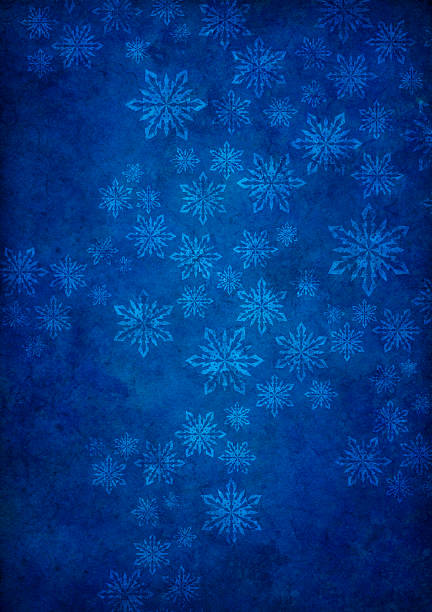 blaue grunge hintergrund mit schneeflocken - snowflake winter blue paper stock-fotos und bilder