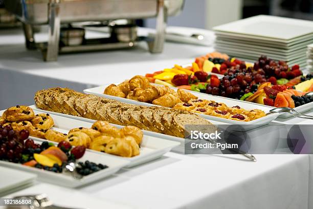 Prima Colazione Continentale - Fotografie stock e altre immagini di Prima colazione - Prima colazione, Albergo, Buffet