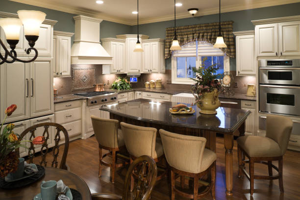 istock Perfectly decorated traditional residential kitchen. 182186815