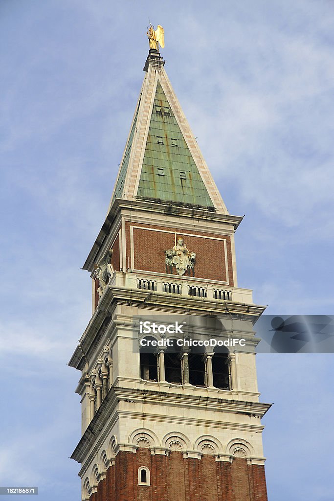 Деталь Башня колокола на площади Сан-Марко - Стоковые фото Архитектура роялти-фри