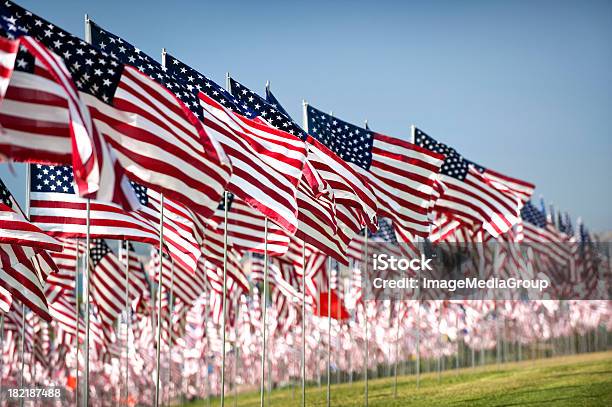 Cuatro Mil Flags Foto de stock y más banco de imágenes de Atentados del 11 de septiembre de 2001 - Atentados del 11 de septiembre de 2001, Bandera, Azul