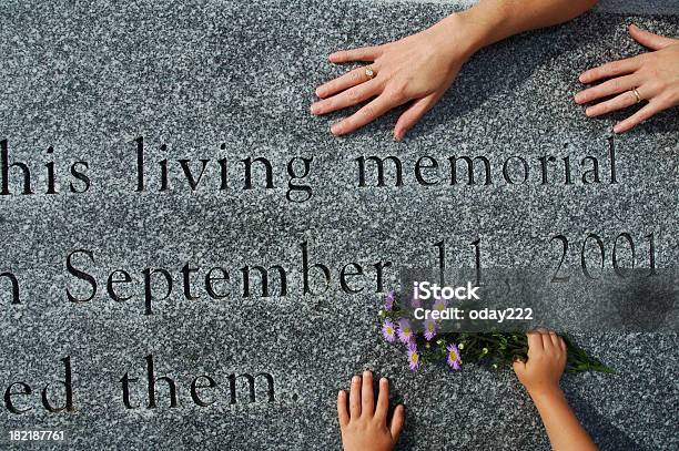September 11 Memorial - zdjęcia stockowe i więcej obrazów 11 wrzesień 2001 r. - 11 wrzesień 2001 r., Bez ludzi, Bombardować