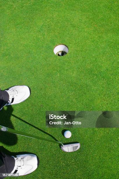 Putting Auf Green Stockfoto und mehr Bilder von Einlochen - Golf - Einlochen - Golf, Golf, Golfplatz