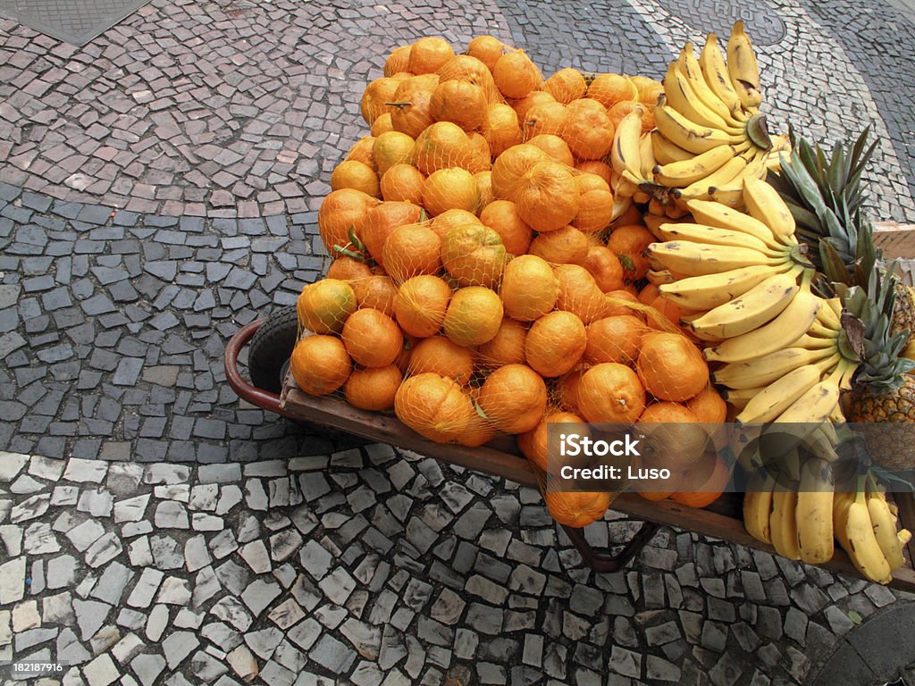 Plátano y naranjas en Rio de Janeiro - Foto de stock de Acera libre de derechos