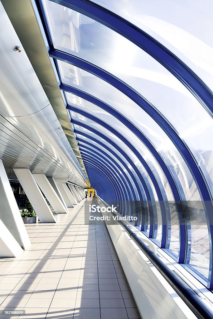 Moderna sala all'interno del centro di lavoro - Foto stock royalty-free di Acciaio