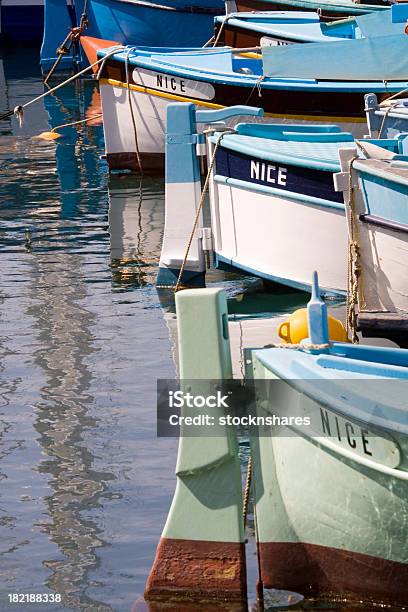Лодки В Ницце — стоковые фотографии и другие картинки Гавань - Гавань, Ницца, Без людей