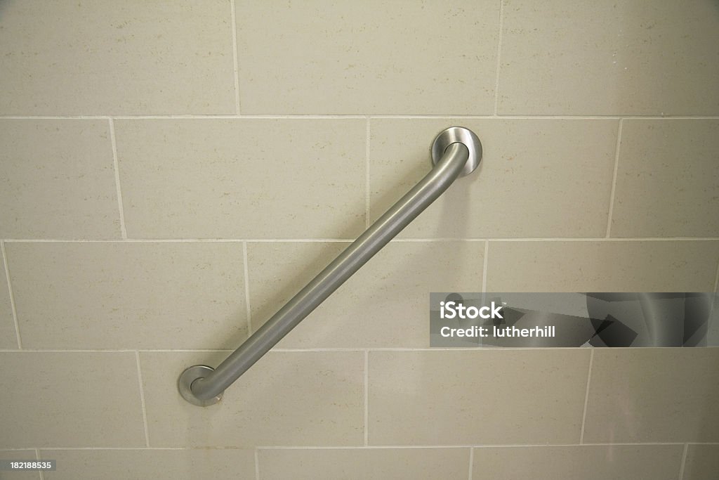 Безопасность стороны Бар в отеле душем - Стоковые фото Архитектурный элемент роялти-фри