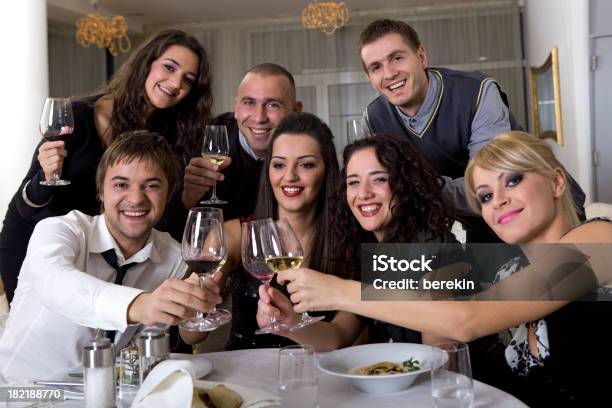 Celebrazione - Fotografie stock e altre immagini di Donne - Donne, Adulto, Alchol