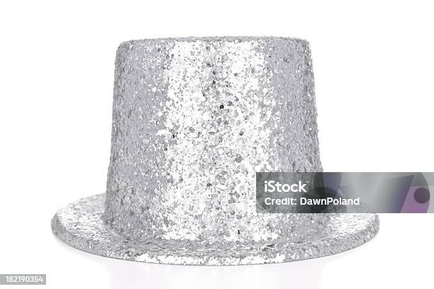 Silver Glitter Tophut Auf Weißem Hintergrund Stockfoto und mehr Bilder von Hut - Hut, Partyhut, Neujahr