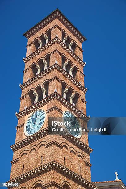 Romanischen Glockenturm Stockfoto und mehr Bilder von Architektonische Säule - Architektonische Säule, Architektonisches Detail, Architektur