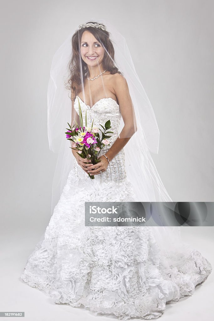 Красивая невеста - Стоковые фото 25-29 лет роялти-фри