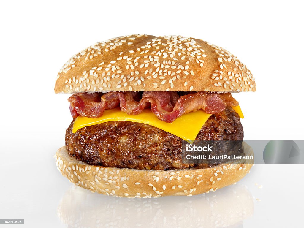 Cheeseburger con Bacon - Foto stock royalty-free di Cheeseburger con bacon