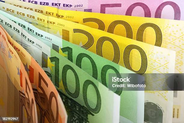 Ventaglio Banconote In Euro - Fotografie stock e altre immagini di Valuta dell'Unione Europea - Valuta dell'Unione Europea, Simbolo dell'euro, Banconota