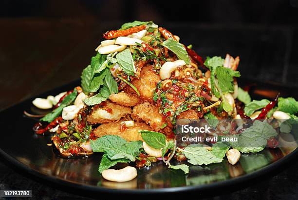 Piccante Insalata Di Pesce - Fotografie stock e altre immagini di Anacardio - Anacardio, Antipasto, Asia