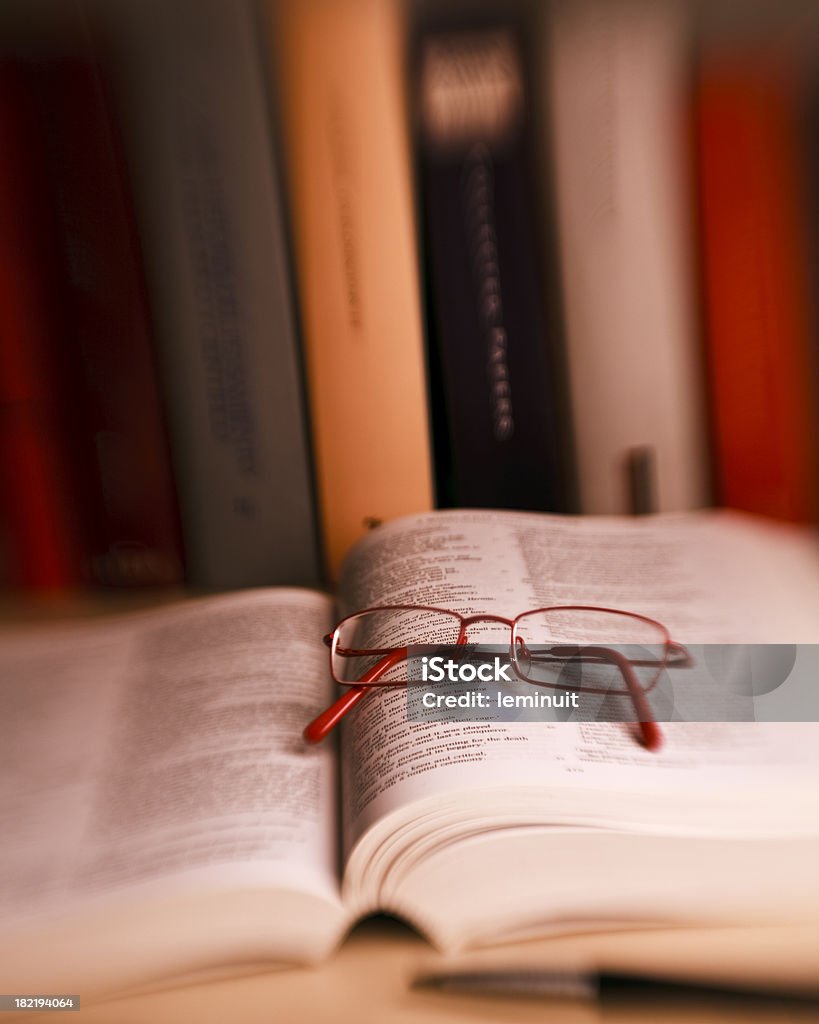 Óculos sobre um livro - Royalty-free William Shakespeare Foto de stock
