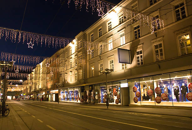 istock Christmas night in Innsbruck 182194272