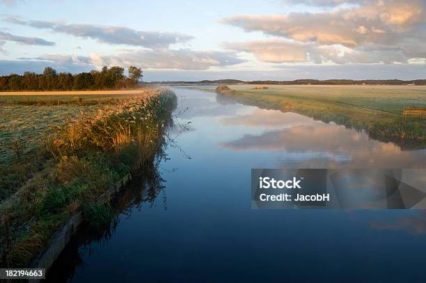 Dutch Polder Motiv Stockfoto und mehr Bilder von Biegung - Biegung, Blau, Damm - Hergestellter Gegenstand