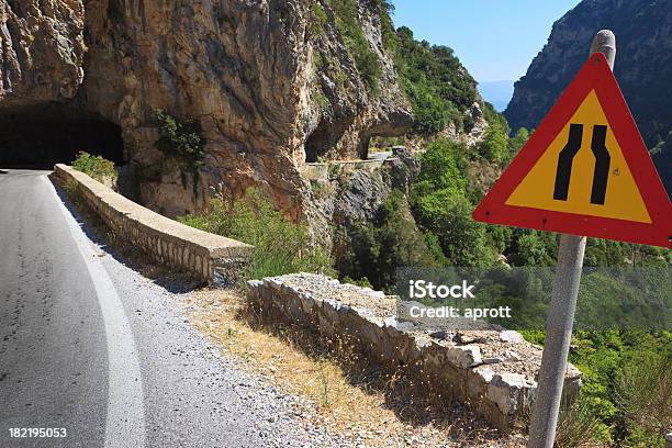 Foto de Estrangulamento Xxxl e mais fotos de stock de Estrada de montanha - Estrada de montanha, Estreito - Descrição Geral, Conceito