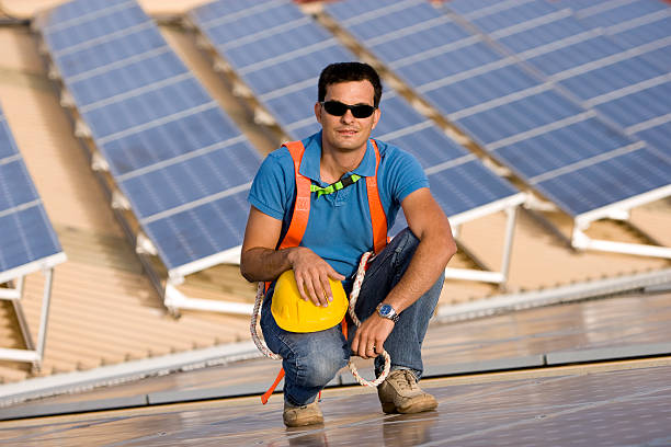 istock Portrait of a technician 182196118
