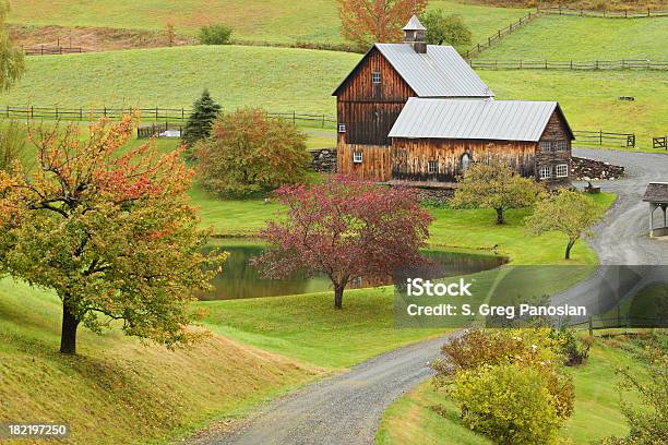 Vermont Casa De Quinta - Fotografias de stock e mais imagens de Nova Inglaterra - EUA - Nova Inglaterra - EUA, Outono, Agricultura