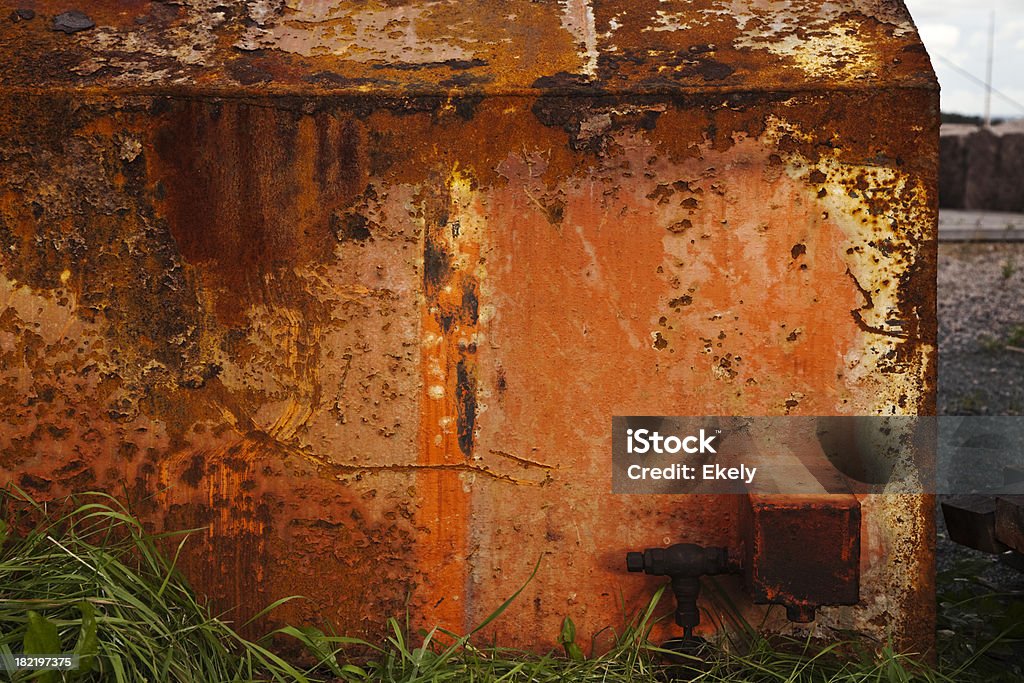 Rusty petróleo tanque. - Foto de stock de Abstrato royalty-free