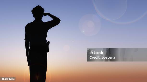 Sonnenuntergangsalute Stockfoto und mehr Bilder von Polizei - Polizei, Salutieren, Stolz