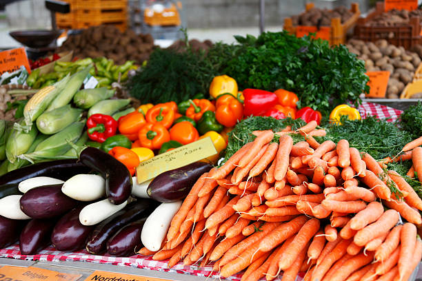 istock Farmer's Vegetable Market 182199126