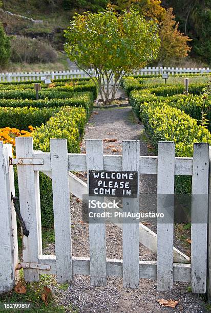 Bemvindo No Jardim Portão - Fotografias de stock e mais imagens de Arbusto - Arbusto, Arranjo, Bem-Vindo