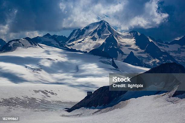 Photo libre de droit de Sur Le Glacier banque d'images et plus d'images libres de droit de Alpes européennes - Alpes européennes, Alpinisme, Autriche