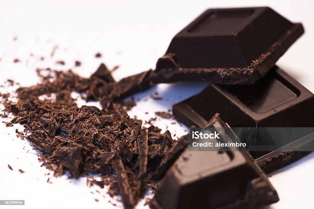 Blocchi di cioccolato - Foto stock royalty-free di Scaglia di cioccolato