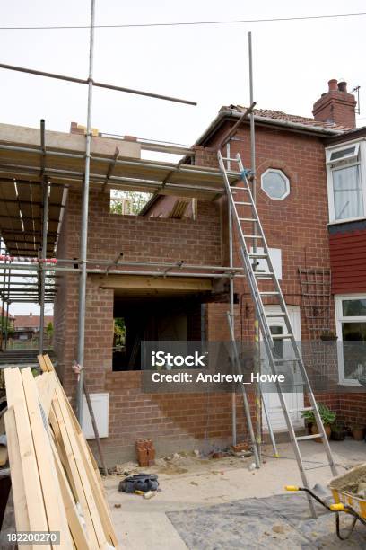 Foto de Extensão Do Edifício e mais fotos de stock de Andaime - Andaime, Casa, Casa Semigeminada