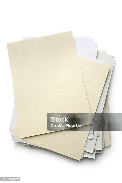 Escritório Pilha De Papel - Fotografias de stock e mais imagens de Branco - Branco, Carta - Documento, Castanho