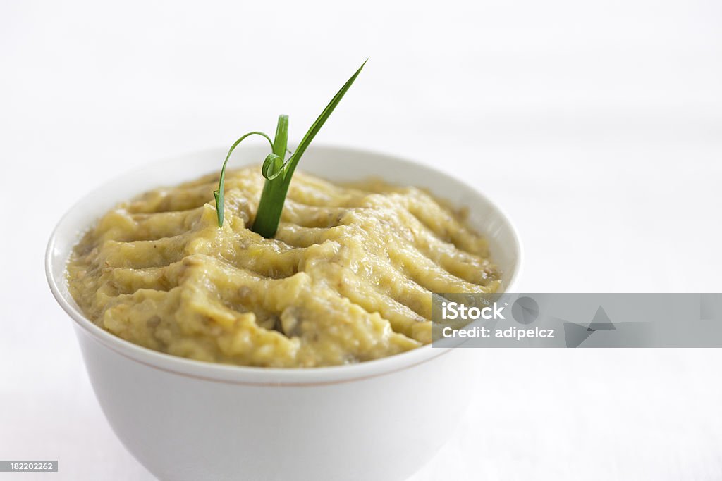 Berenjena en un tazón de ensalada - Foto de stock de Alimento libre de derechos