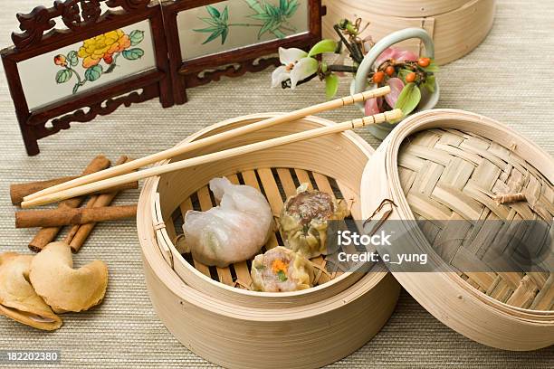 Dimsum Hagao 焼売ミックスでは中国のバンブーバスケット - おやつのストックフォトや画像を多数ご用意 - おやつ, アジア大陸, アジア文化