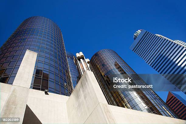 ホテルからボナベンチャーロサンゼルスの下 - USバンクタワーのストックフォトや画像を多数ご用意 - USバンクタワー, オフィスビル, ガラス