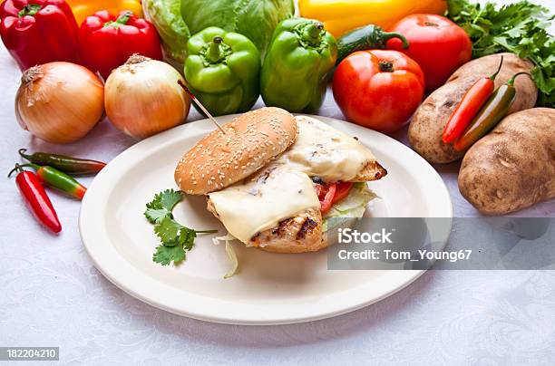 치킨 샌드위치 0명에 대한 스톡 사진 및 기타 이미지 - 0명, 건강한 식생활, 녹색 단고추