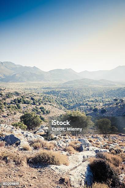 Creta Grécia Misty Mountain View - Fotografias de stock e mais imagens de Alto - Descrição Física - Alto - Descrição Física, Ao Ar Livre, Ausência