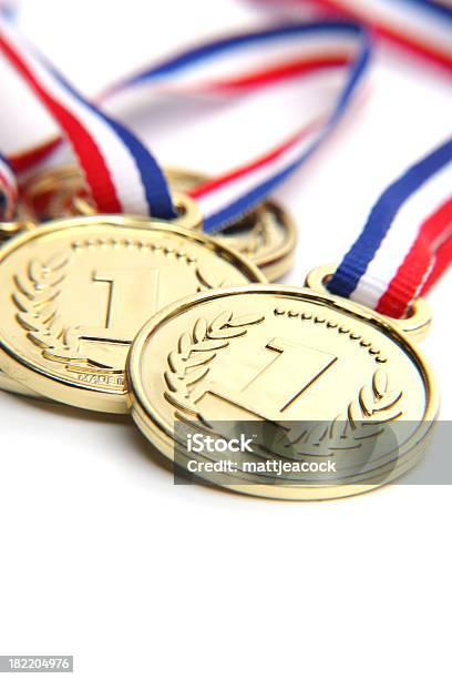 Primeiro Lugar Medalha - Fotografias de stock e mais imagens de Azul - Azul, Branco, Competição