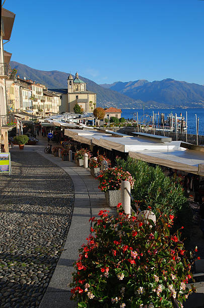 istock Market at the Lake Maggiore 182205392