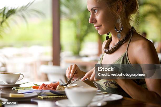 Pequenoalmoço - Fotografias de stock e mais imagens de Comer - Comer, Garfo, Perfil - Vista Lateral