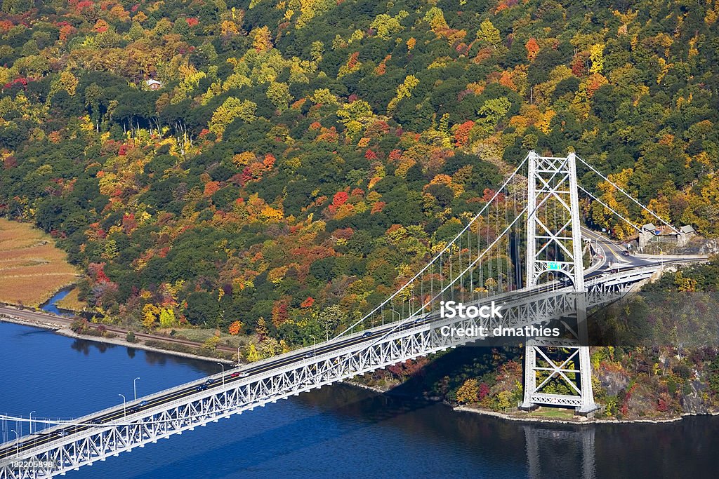 Bear Mountain bridge sich über den Hudson River im Herbst - Lizenzfrei Appalachen-Region Stock-Foto